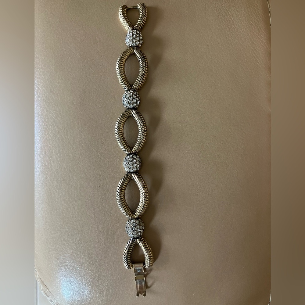 Gorgeous bracelet 7”